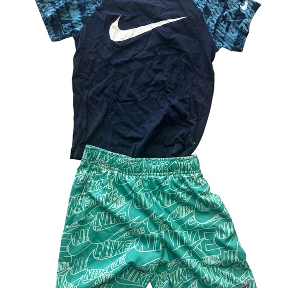 Nike and Under Armour 7 Piece Boys Bundle S 5-6 - Picture 2 of 6